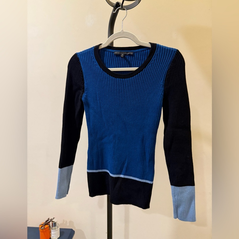 White House Black Market Blue and Black Ribbed Sweater